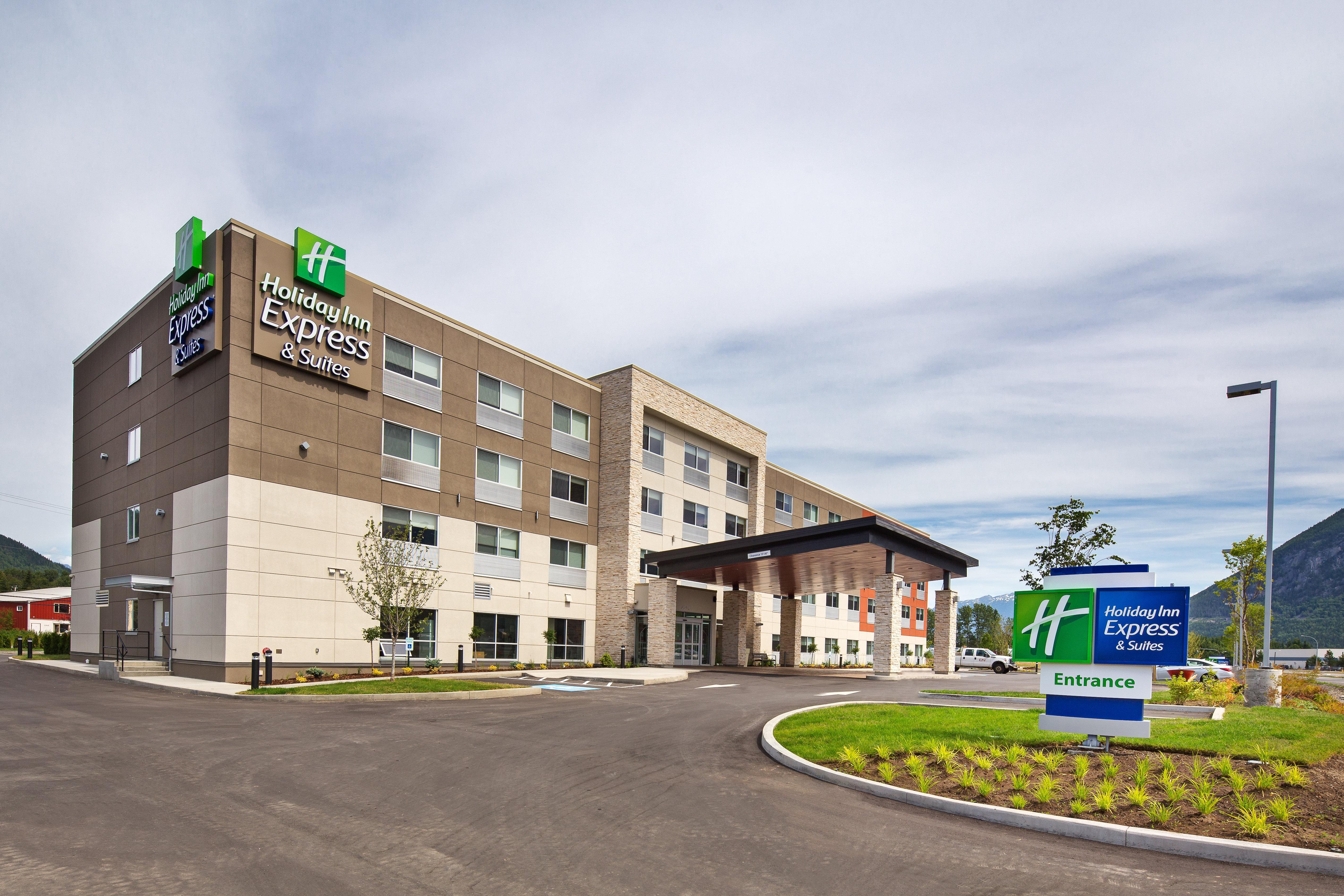Holiday Inn Express & Suites Terrace By Ihg Exterior foto