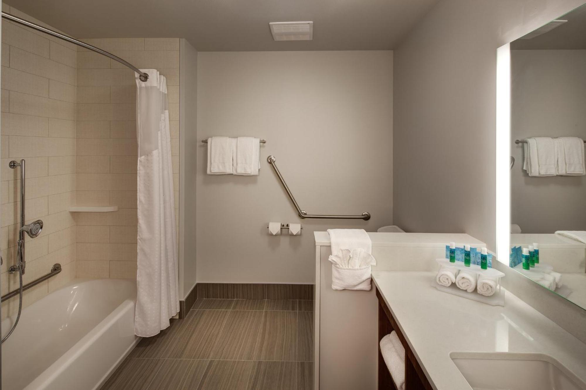 Holiday Inn Express & Suites Terrace By Ihg Exterior foto
