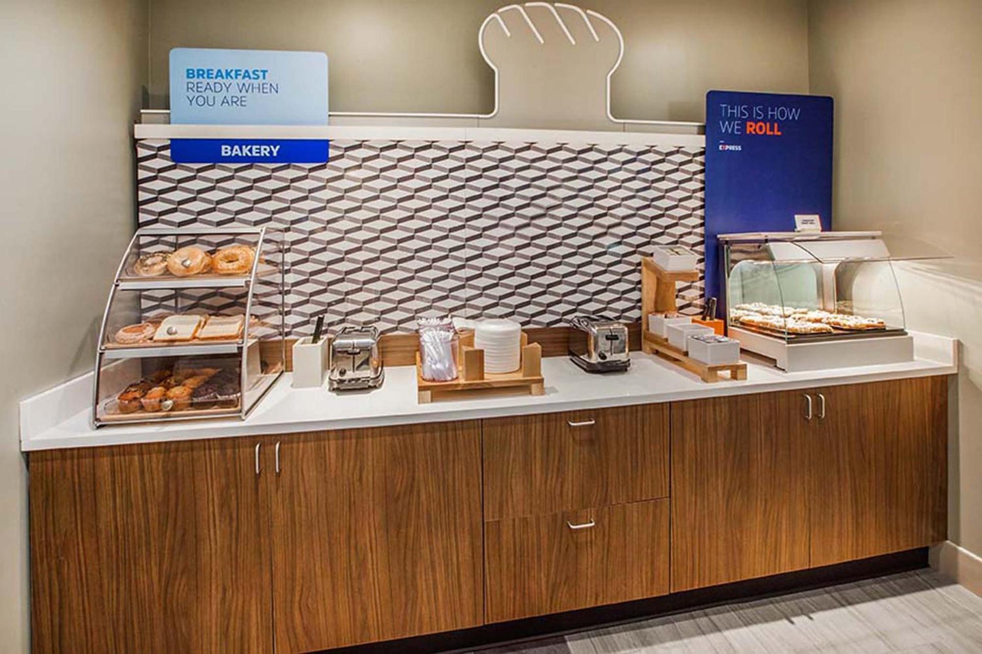 Holiday Inn Express & Suites Terrace By Ihg Exterior foto