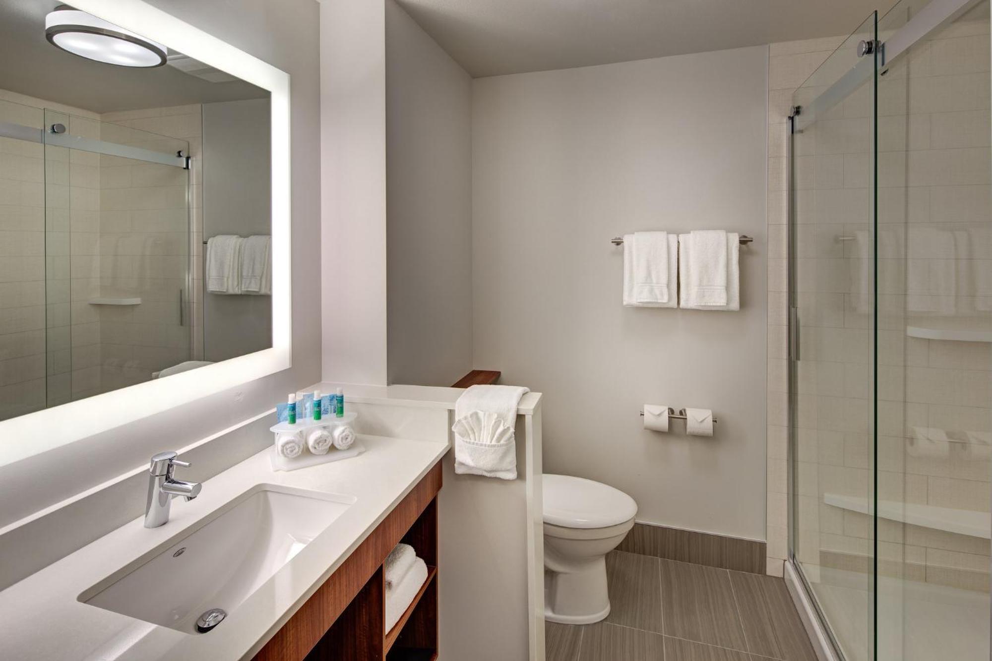 Holiday Inn Express & Suites Terrace By Ihg Exterior foto